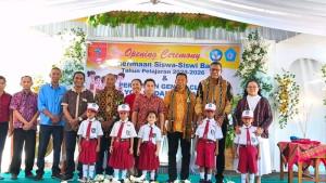 Wakil-Bupati-Sikka-Ir-Simon-Subandi-Supriadi-pose-bersama.jpg