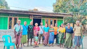 Warga-Desa-Salbait.jpg