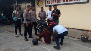 anggota-Polres-TTU-saat-melakukan-pengecekkan-terhadap-barang-bukti.jpg