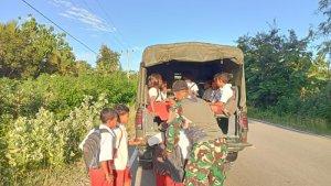 antar-jemput-pelajar-yang-tinggal-di-sekitar-Pos-Motamasin.jpg