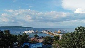 iga-Ferry-terparkir-di-Pelabuhan-Bolok.jpg