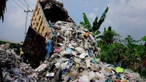 indonesia-kembalikan-5-kontainer-sampah-ke-as-simak-penjelasan-sayid-muhadhar.jpg