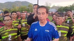jokowi-sepak-bola-jadi-kiper.jpg