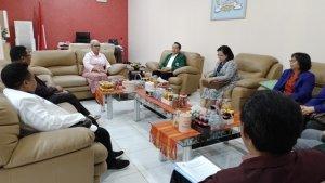 para-nakes-temui-Ketua-DPRD-NTT.jpg