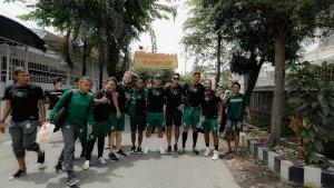 pemain-persebaya-surabaya-berfoto-bersama.jpg