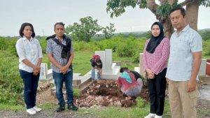 pemakaman-mayat-bayi-dari-penkase.jpg
