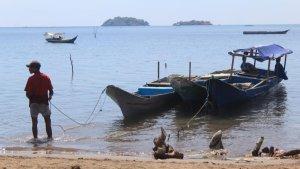 perahu-sewa-milik-nelayan-untuk-wisatawan-berpelisir-ke-wisata-pasir-timbul-meko.jpg
