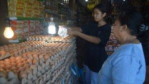 telur-di-pasar-atambua.jpg