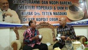teten-masduki-baju-tenun-ikat.jpg