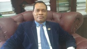 wakil-ketua-dprd-ntt-alex-take-ofong-sfil_20180811_212729.jpg