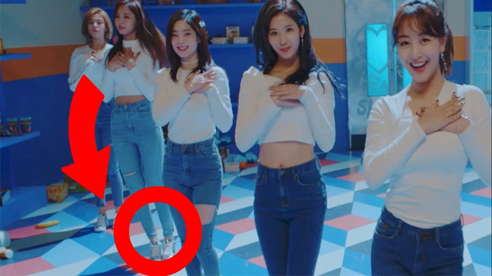 10 Kesalahan dalam Movie Video KPop yang Dilakukan Para Member, Ada BTS & BLACKPINK!