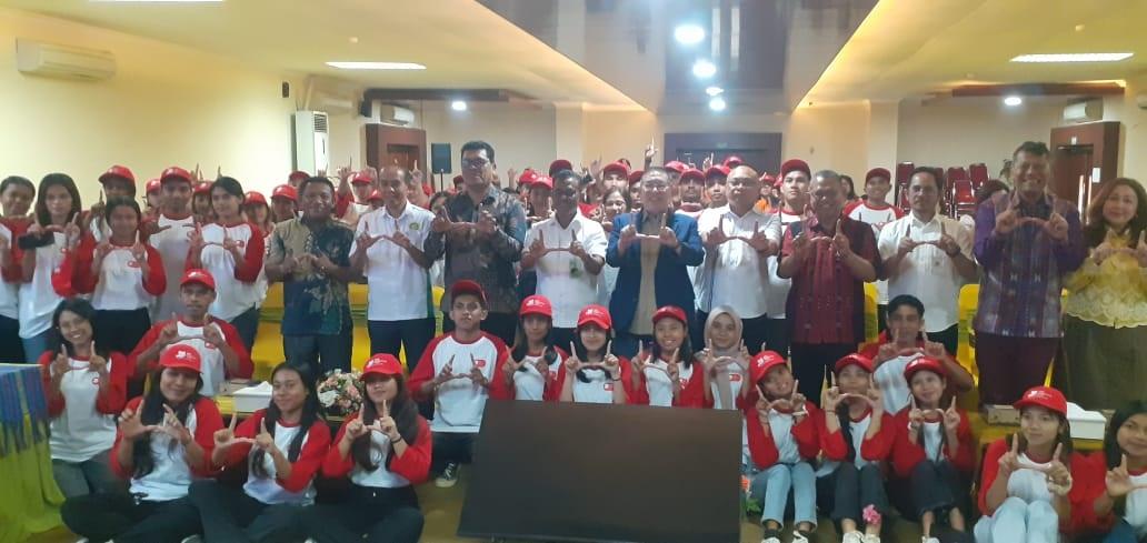 100-Mahasiswa-Undana-Kupang-dan-Unipa-Maumere-Terima-Beasiswa.jpg