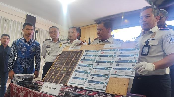 Belasan WN Uzbekistan Overstay di Indonesia, Imigrasi NTT Dalami Dugaan Pelanggaran Keimigrasian - Pos-kupang.com