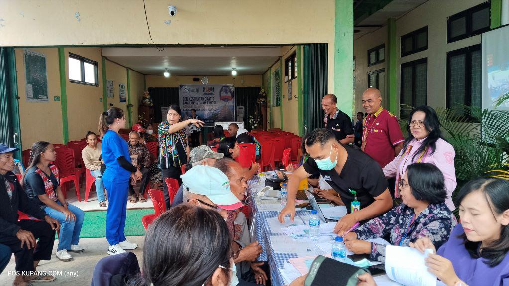 37-Puskesmas-di-Kabupaten-TTS-Serentak-Lakukan-CKG-bagi-Lansia.jpg