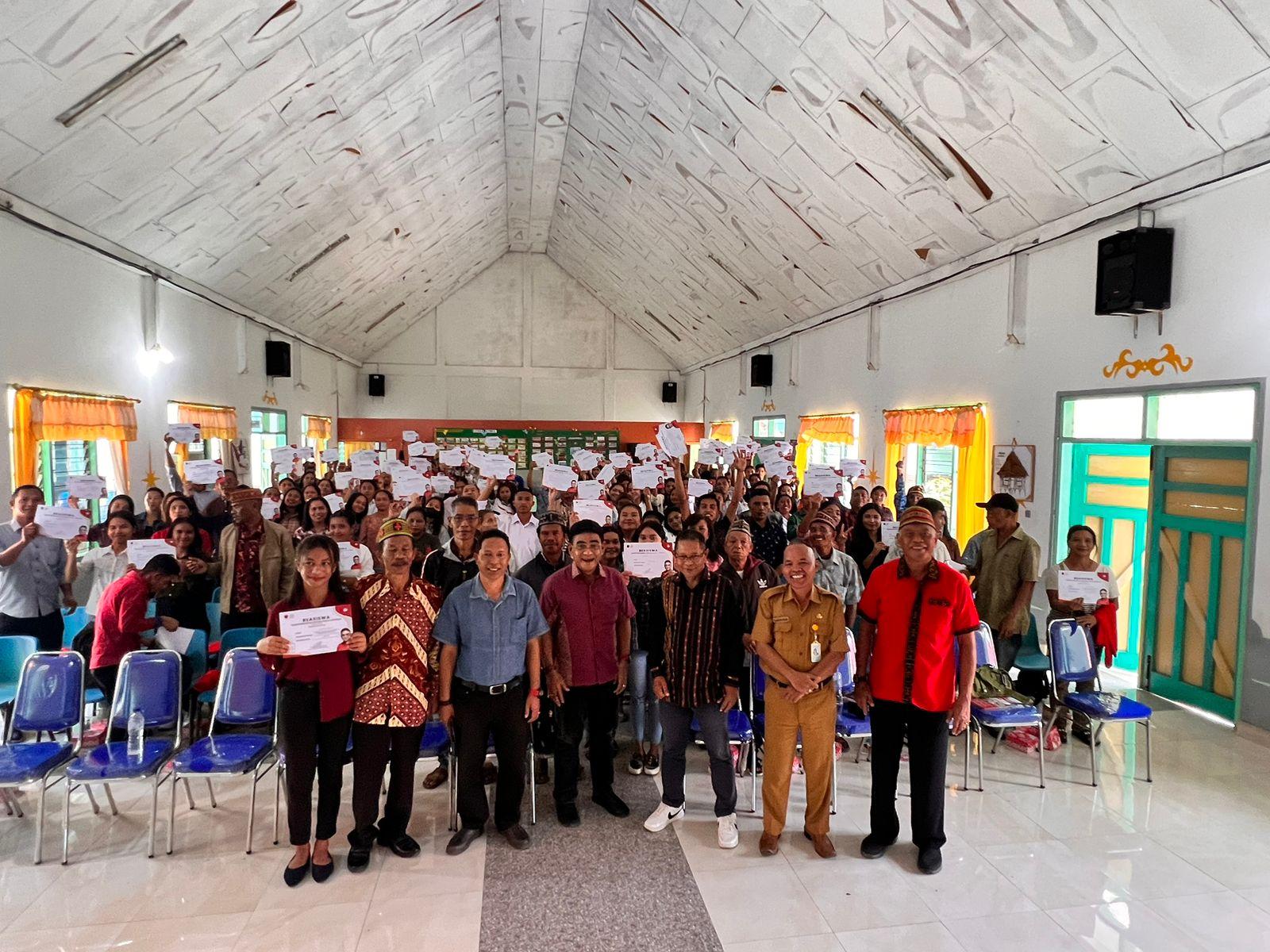 AHP Salurkan KIP Kuliah Aspirasi Saat Reses di Flores, Lembata dan Alor