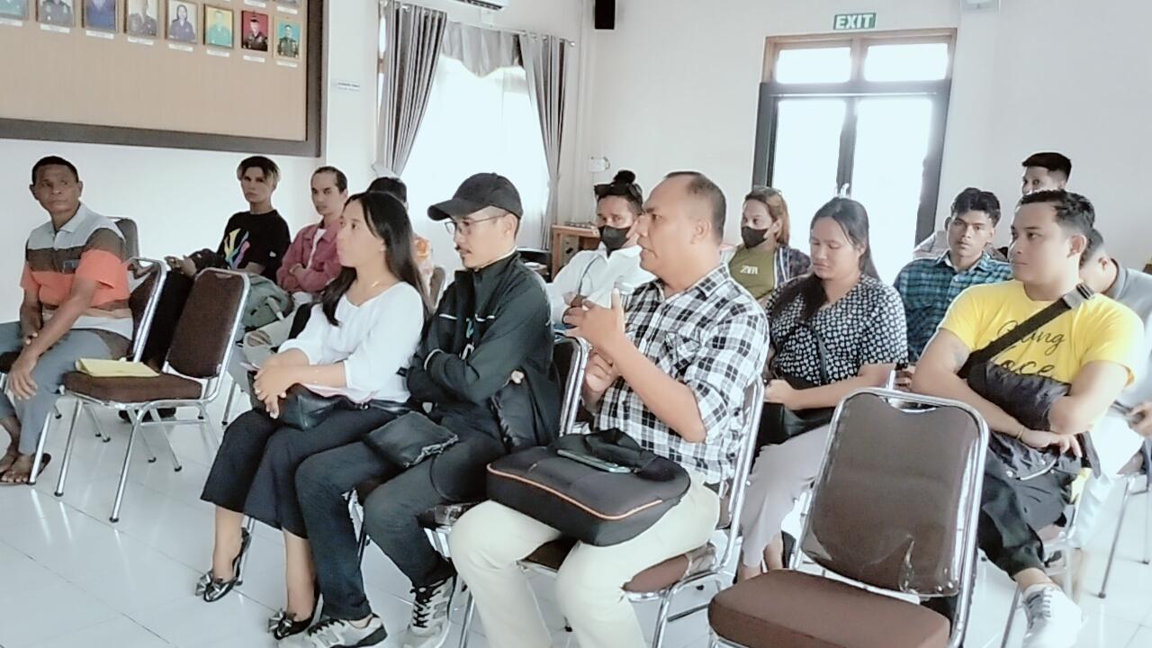 Keluarga Transpuan Desy Tafuli Temui Jaksa di Kejari Kota Kupang, Berkas Tersangka P21