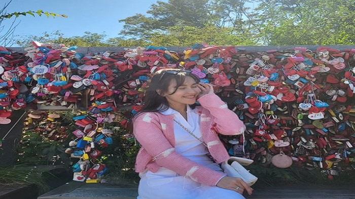 Doa Ayu Ting Ting di Namsan Tower Korea Selatan Bikin Boy William Penasaran