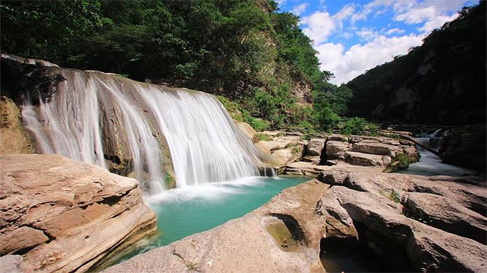 Air-Terjun-Tanggedu-di-Kabupaten-Sumba-Timur-2.jpg