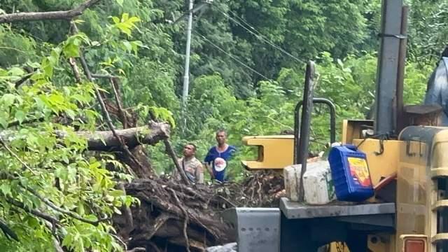 Bersihkan Material Longsor, Pemkab Ende Hanya Punya Dua Jenis Alat Berat