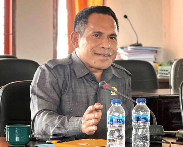 Anggota-Dewan-TTU-omong-soal-anggaran-peternakan.jpg