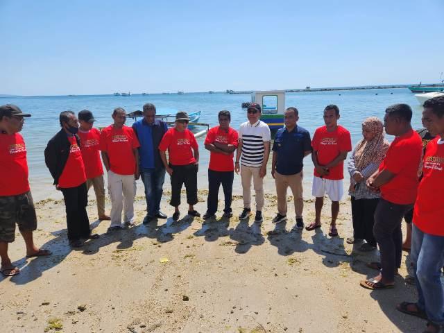 Ansy Lema Bantu Kapal "Banteng Senayan" untuk Nelayan Namosain