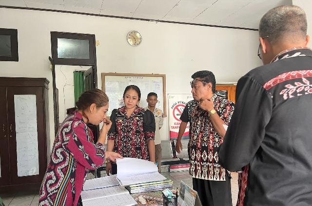 Sidak ke OPD, Wabup Rote Ndao Dapati 15 Pegawai Dinas PKO Tidak Hadir