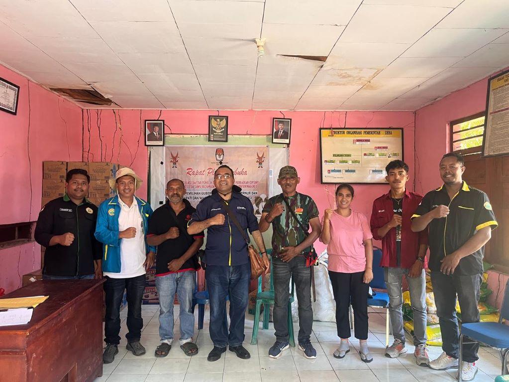 Stiper Flores Bajawa Serahkan Bantuan Tahap Dua di Kantor Desa Sawu