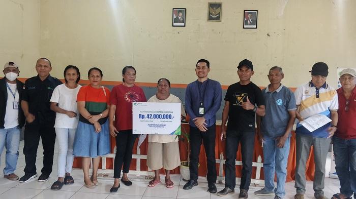 Warga Batuplat Diedukasi Pentingnya BPJS Ketenagakerjaan, Ahli Waris Terima Santunan Rp45,5 Juta - Pos-kupang.com
