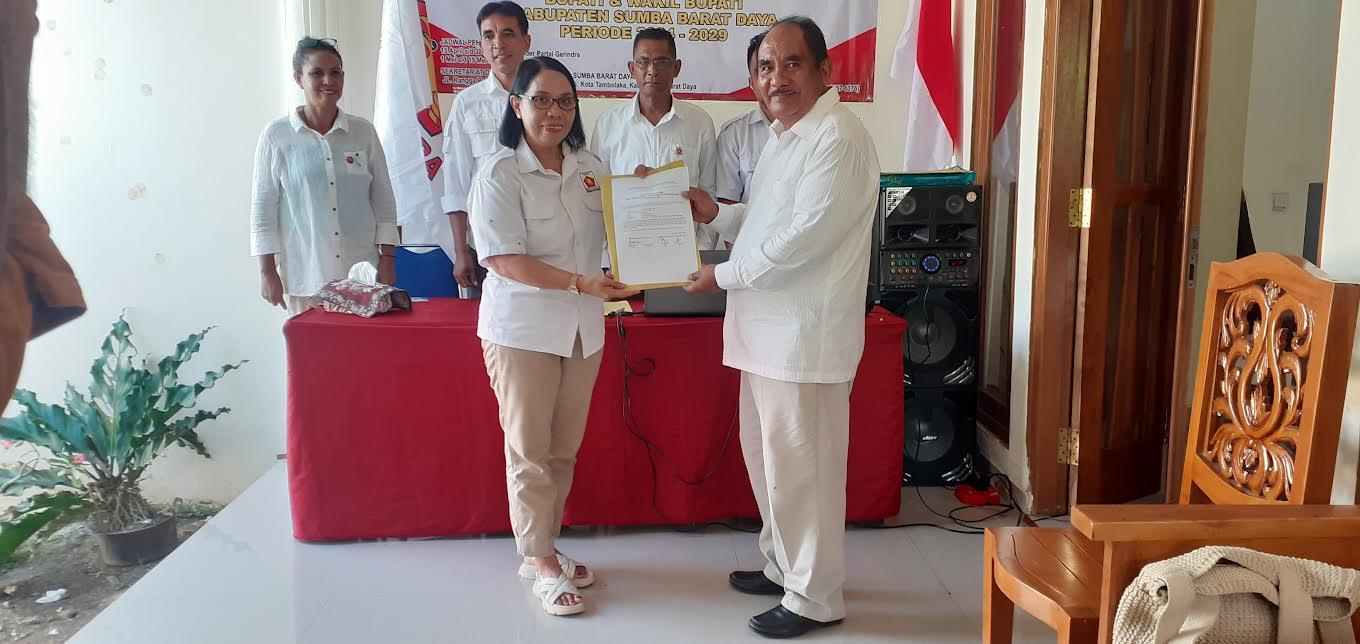 Pilkada Sumba Barat Daya, Mantan Wakil.Bupati Ndara Tanggu Kaha Daftar di Gerindra, PKB dan PKS
