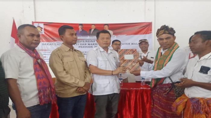Bakal-calon-Wakil-Bupati-Malaka-Eduardus-Bere-Atok-mendaftar-di-Partai-Gerindra-Malaka.jpg