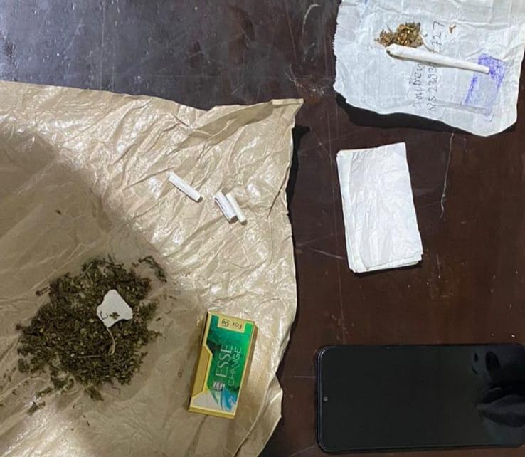 Barang-bukti-berupa-linting-ganja-yang-diamankan-dari-kedua-terduga-pelaku.jpg