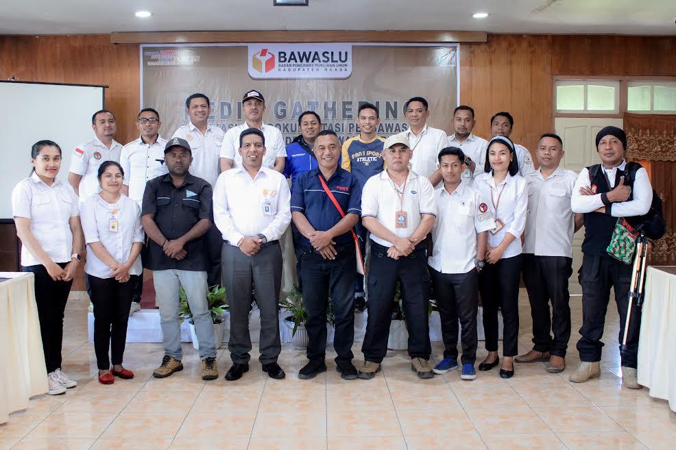 NTT Memilih, Jelang Pemilu 2024 Bawaslu Ngada dan Para Jurnalis Intens Diskusi Soal Politik Uang