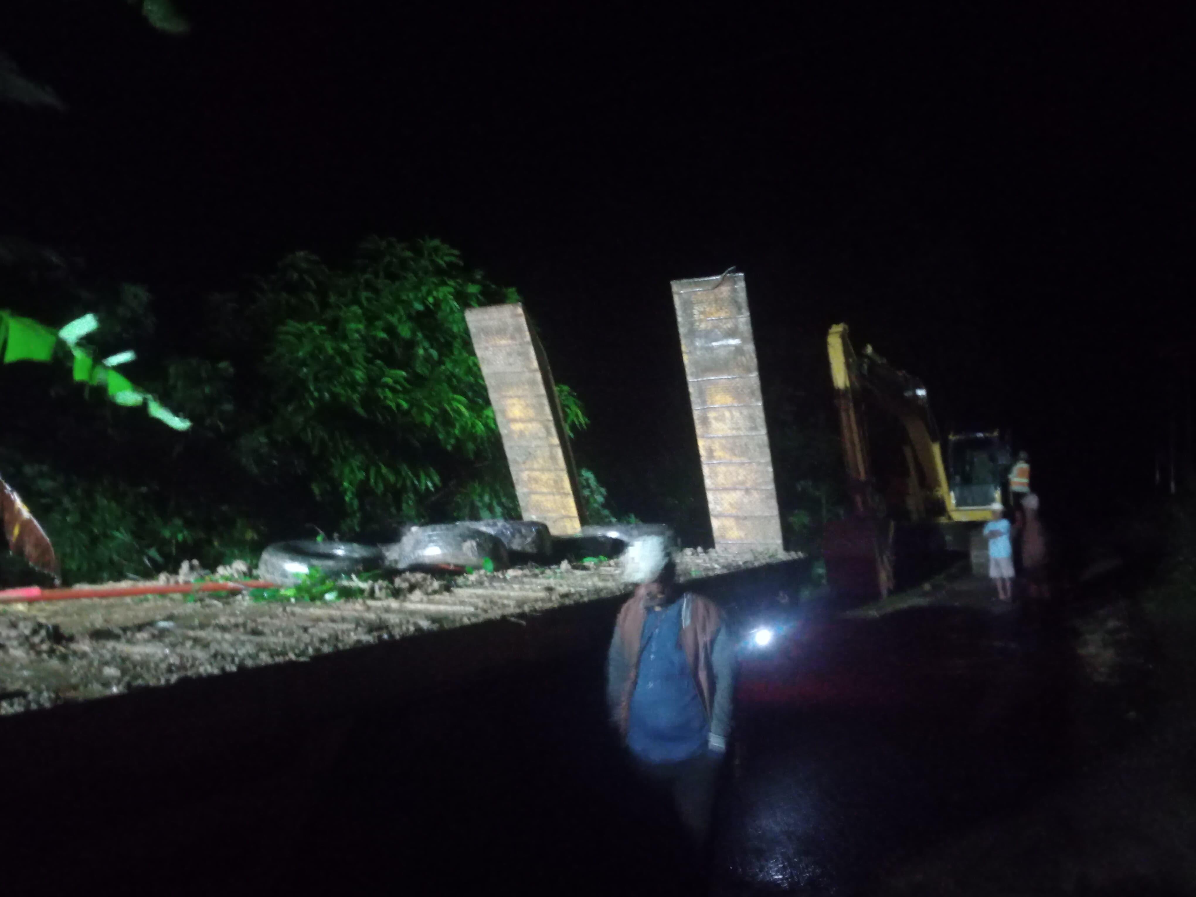 Bencana-tanah-longsor-di-Sano-Nggoang-Manggarai-Barat.jpg