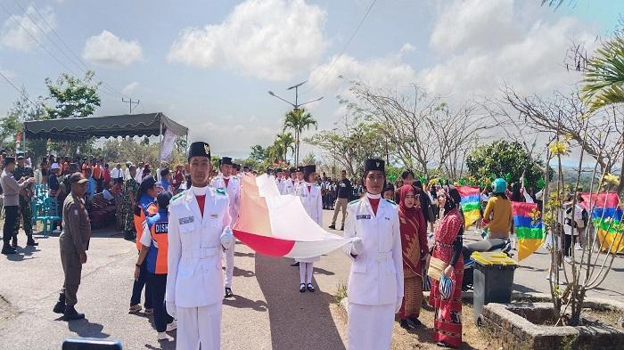 Bendera-merah-putih-sepanjang-103-meter-dibentangkan-dalam-karnaval-dan-pawai-pembanguna.jpg