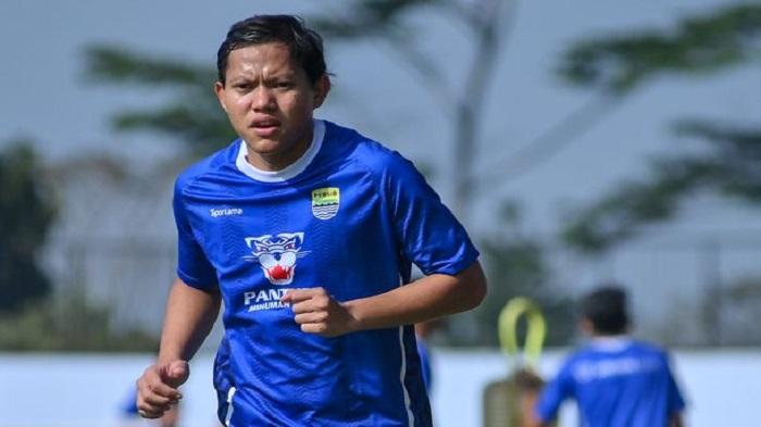 Bojan-Hodak-Senang-Adam-Alis-Merapat-ke-Persib-Bandung-Jelang-Kompetisi-Liga-1-2024-2025.jpg