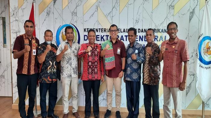 Bupati-Malaka-Dr-Simon-Nahak-bersama-OPD-pose-bersama-pejabat-kkp.jpg