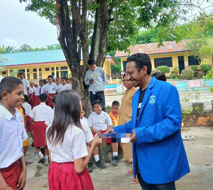 DPC-GAMKI-Kabupaten-Alor-gelar-aksi-sosial-bidang-pendidikan.jpg