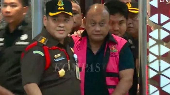 Dadan-Hindayana-Ditahan-Kejagung.jpg
