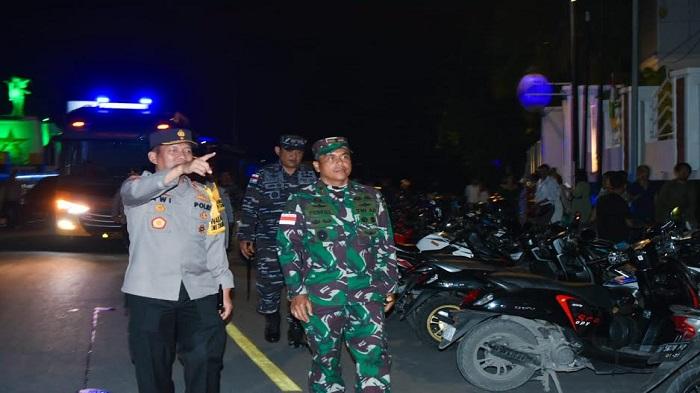 Danrem 161 Wira Sakti Kupang Bersama Forkopimda Tinjau Pengamanan Misa Malam Natal di Kota Kupang