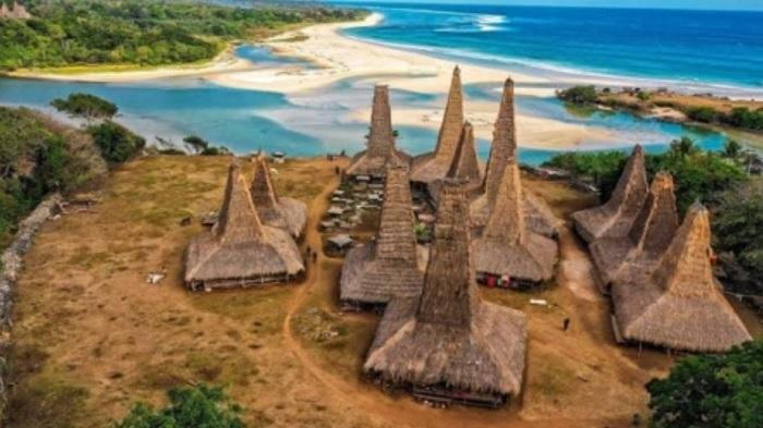 Desa-Ratenggaro-di-Sumba-Barat-Daya-Disebut-sebagai-pulau-terindah-di-dunia.jpg