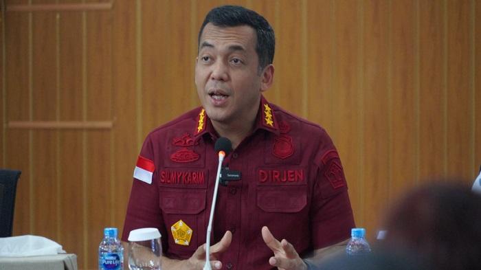 Direktur-Jenderal-Imigrasi-Silmy-Karim-123545.jpg