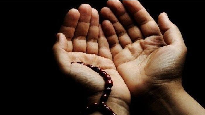 Baca Surat Al Kahfi Usai Sholat Maghrib Jelang Malam Jumat, Raih 4 Keutaman yang Luar Biasa