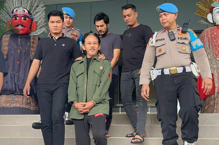 Epy Kusnandar Senyum Sumringah Saat Akan Jalani Tes Kesehatan Usai Ditangkap atas Kasus Narkotika