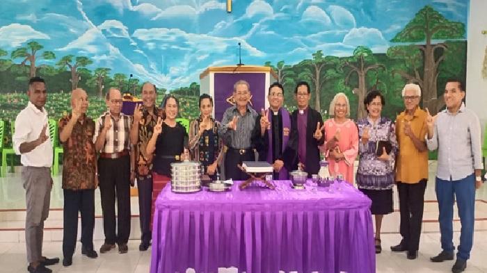 Foto-bersama-Pdt-Dr-Mesakh-AP-Dethan-MTh-MA-tengah-bersama-para-para-pendeta-Lapas.jpg