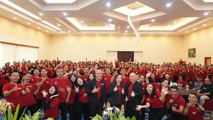 Zasgo Group Labuan Bajo Gelar General Staff Meeting, Beri Hadiah Motor untuk Karyawan Berprestasi 