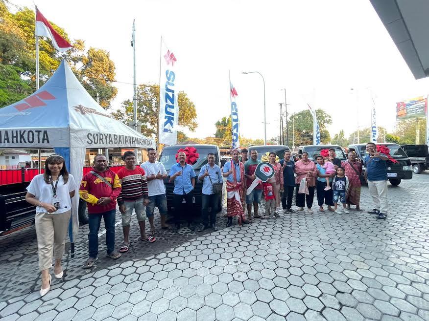 PT SBM Kupang Serahkan Lima Unit Pick Up Bagi Pengusaha Ternak di Kota Kupang