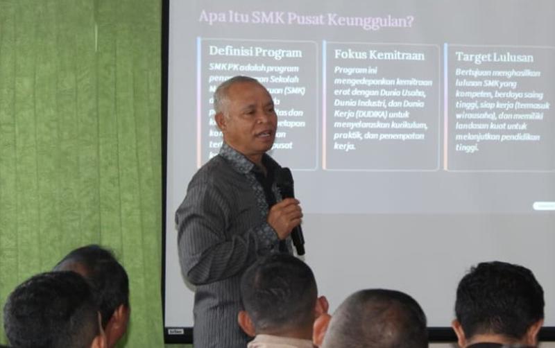 Opini: Memuliakan Guru