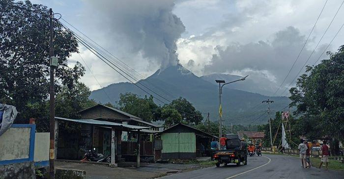 Warga Terdampak Erupsi Gunung Lewotobi Diduga Disuguhkan Berita Hoax