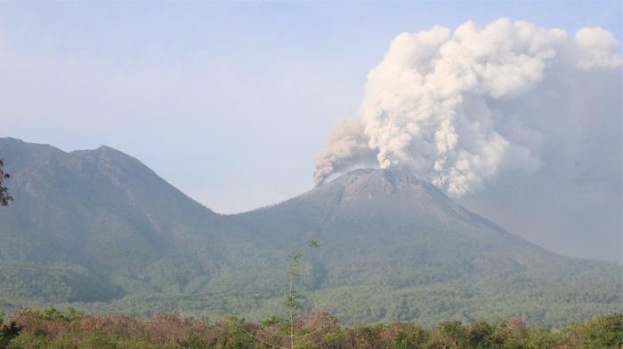 Gunung-Lewotobi-Laki-laki-Erupsi_05050.jpg