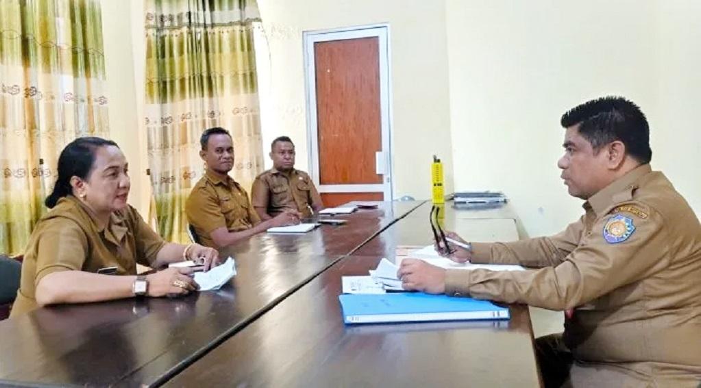Hari-Pertama-Bertugas-Asisten-III-Pauwil-Nggili-Langsung-Konsolidasikan-OPD.jpg